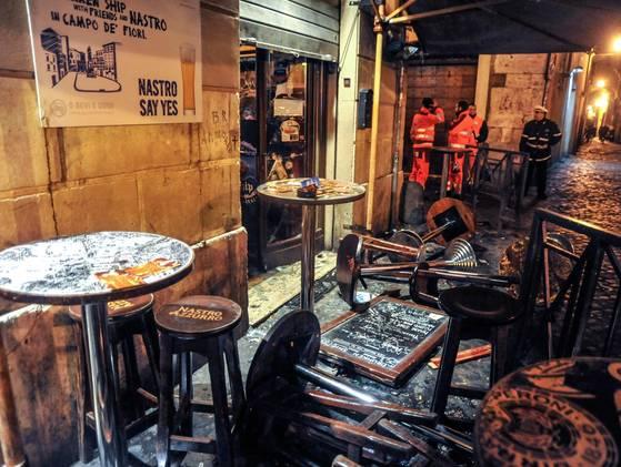 Lazio fans attack Tottenham supporters in bar brawl | Seattle Metro Magazine 2012-11-22-lazio-fans-drunken-brawl