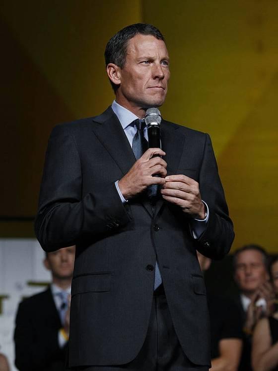 Lance Armstrong’s cancer foundation drops his name