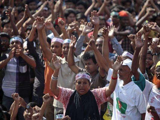 Bangladesh rioting over court decision kills 42