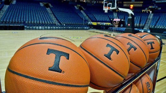 Tennessee puts ‘alternative facts’ in media game notes