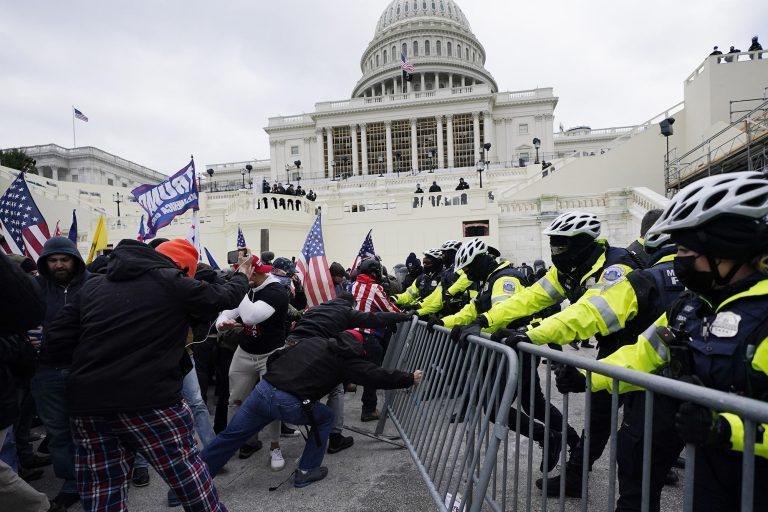 5 Seattle officers now under investigation for Jan. 6 D.C. visit