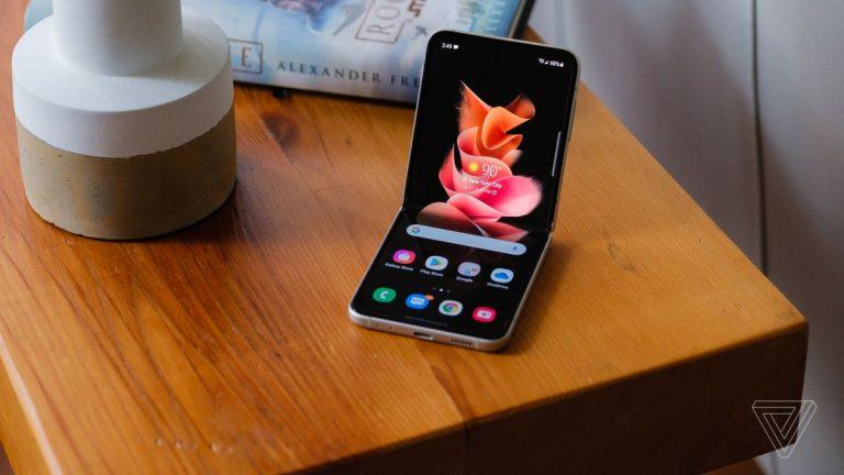 Samsung Galaxy Z Flip 3 review: flipping into the mainstream