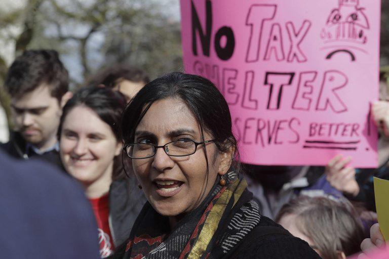 Initial results in Sawant recall vote lean against the council member