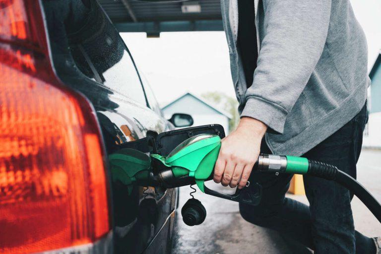 Average price for a gallon of regular gas in Washington hits record high