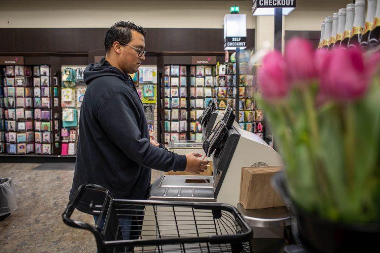 Washington experiments with guaranteed basic income