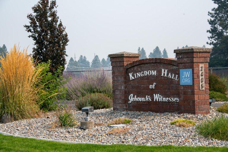 A proposed WA law requires clergy to report child abuse, neglect