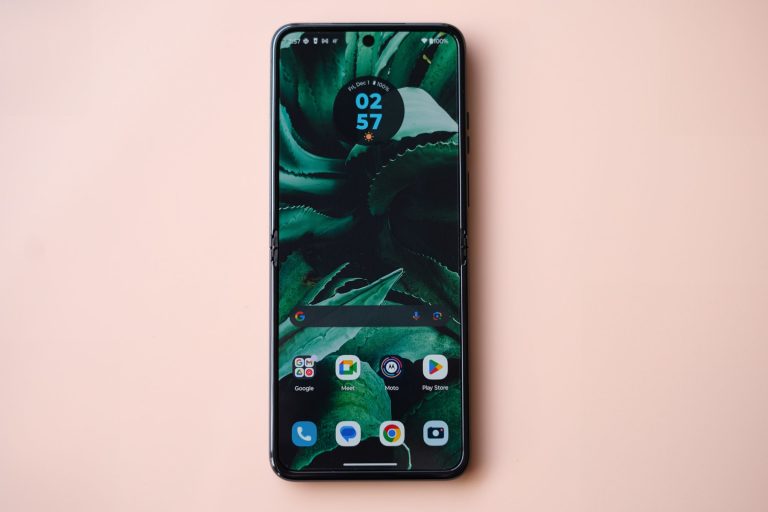 Motorola Razr 2023 review: not enough of a good thing