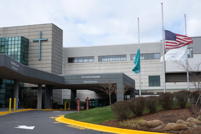 Medical residents are avoiding abortion-ban states, survey finds