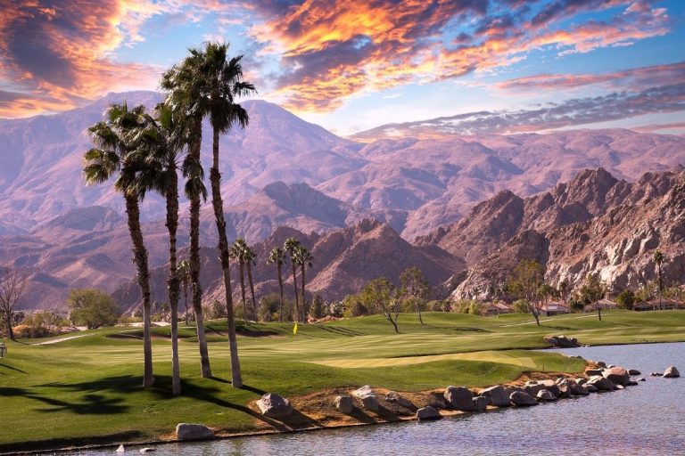 16 Best Places To Visit In April 2025 In The U.S. (TOP PICKS!)