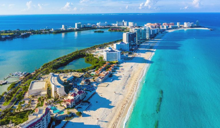 1.6 Million Visitors Flock to Cancun for Dia de Muertos