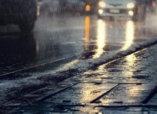 King, Pierce counties hit with strong winds as power outages grow