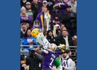 Malik Benson’s late touchdown cements No. 5 Oregon’s 26-14 win over Washington