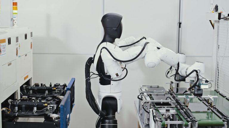 Meet the Chinese Startup Using AI—and a Small Army of Workers—to Train Robots