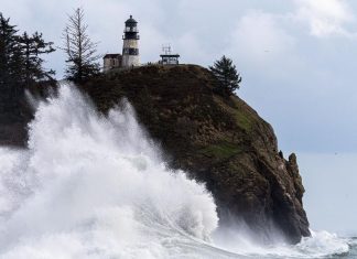 Coastal flood warning issued as king tides, heavy rain threaten Washington coast