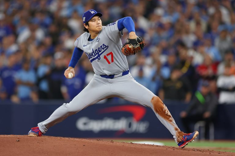 Netflix signs a three year deal to stream MLB live events and games
