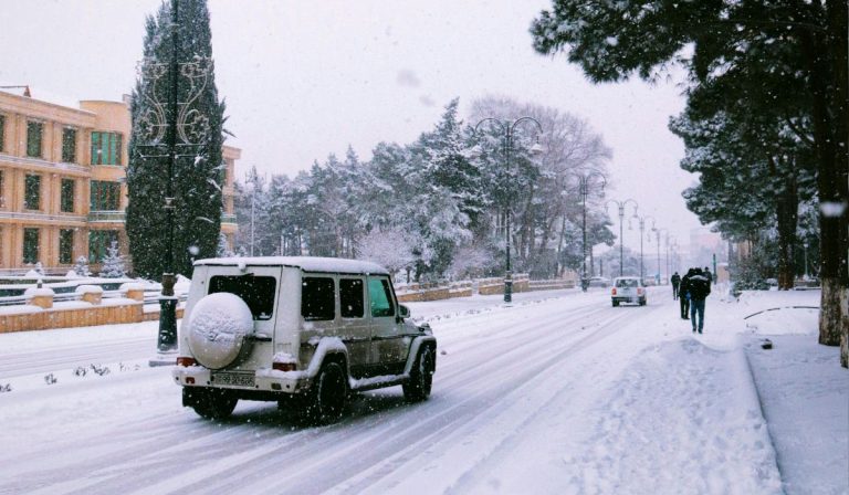 Buffalo Issues Travel Advisory As Lake-Effect Snow Intensifies