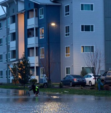 Green River flooding prompts evacuation in Auburn as Snohomish County lifts notices