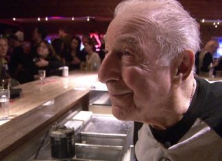 Seattle’s ‘last roadhouse’ to close, ending 94-year-old owner’s run as bartender