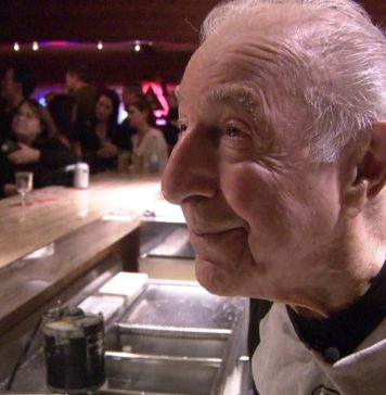Seattle’s ‘last roadhouse’ to close, ending 94-year-old owner’s run as bartender