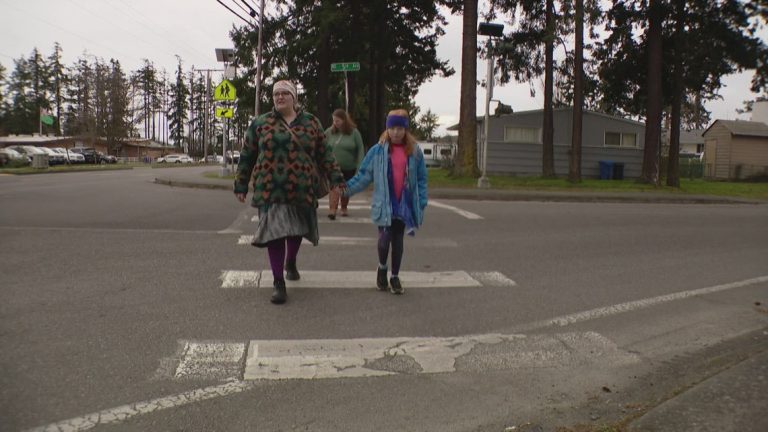 Close calls at Oak Harbor elementary school spark concern among parents