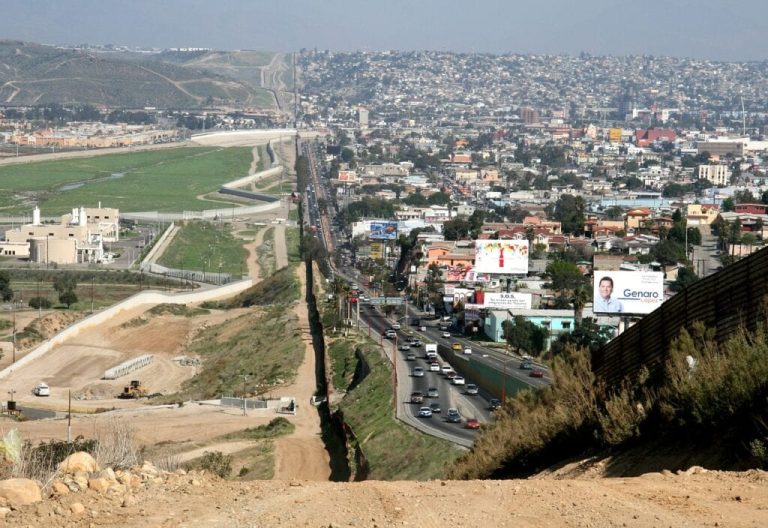 US Border Safety: DHS Issues Night-Travel Warning for Arizona & Texas