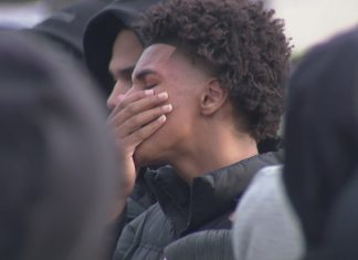 Vigil held for 2 teens killed near Rainier Beach High School