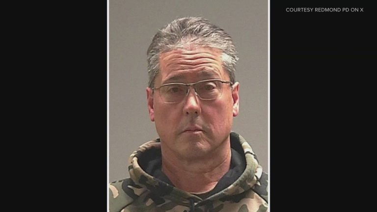 Former Northshore School District teacher arrested in sting pleads guilty
