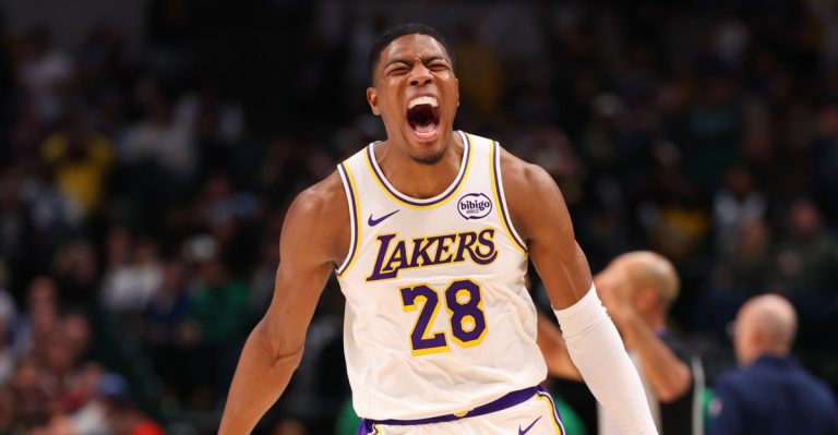 NBA trade rumors: Lakers-Cavs discuss swap, Raptors after All-Star center