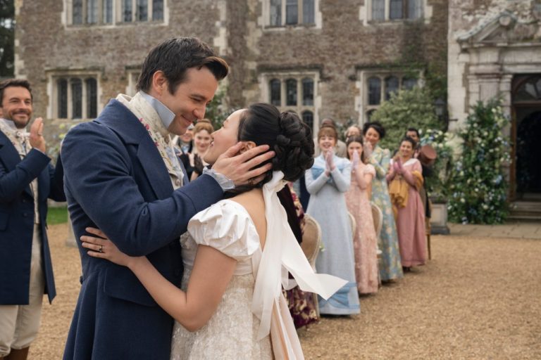 ‘Bridgerton’ Season 4 Boss on Benedict and Sophie’s Happy Ending, That Post-Credits Scene, New Whistledown Mystery and Why She Won’t Recast Daphne and Simon