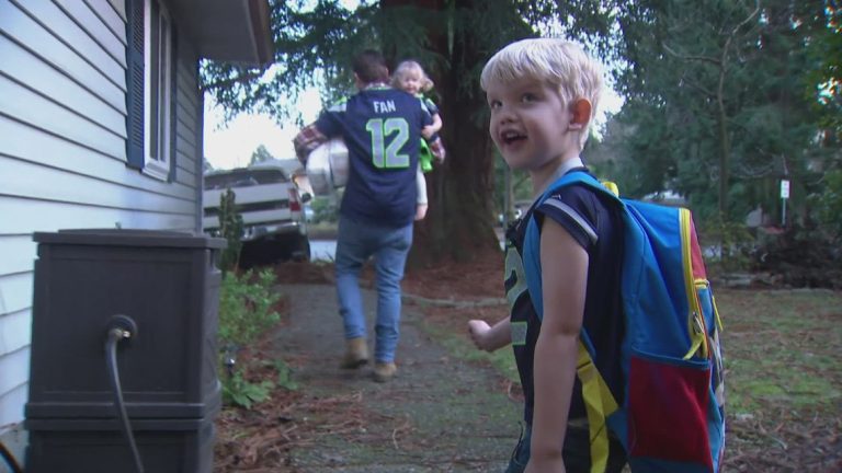 Bothell family takes 4-year-old and 2-year-old on road trip for Seahawks’ Super Bowl