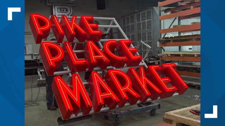 Pike Place Market installs new sign