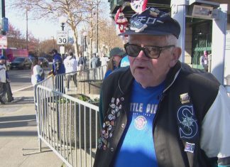 Mariners superfan Joe Cox anchors Opening Day spirit