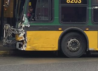 Video shows Metro bus crash into cars in Greenwood