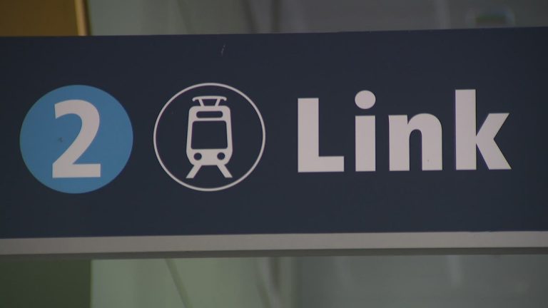 Mechanical issues delay light rail train service