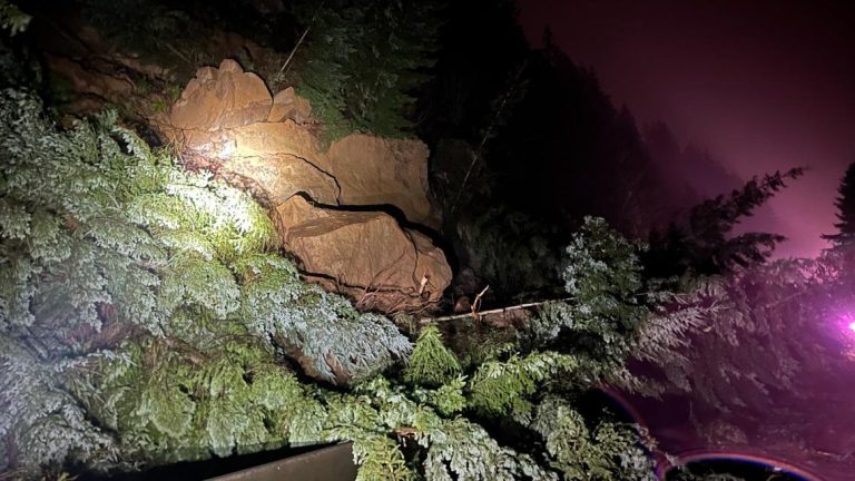 Landslides block all lanes of I-5 north near Bellingham