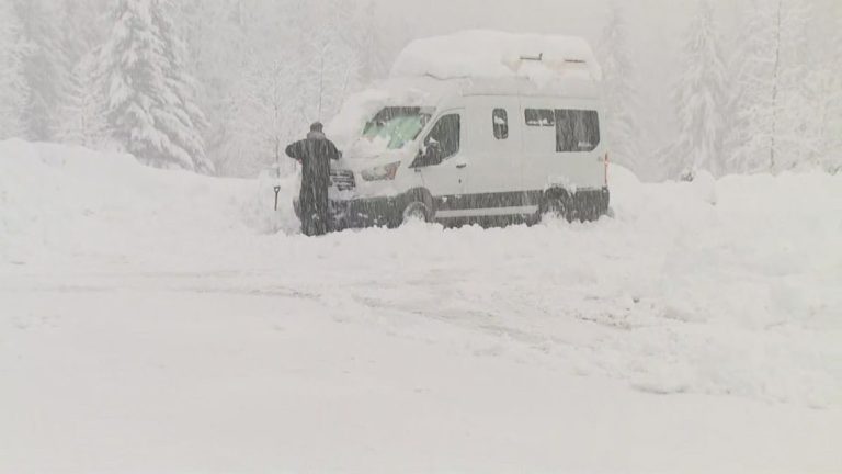 Summit at Snoqualmie to run limited operations amid power outage