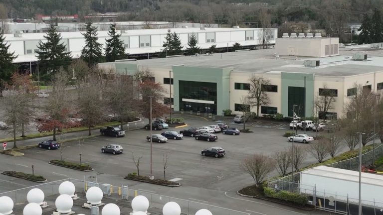 Protesters urge Tukwila to extend ICE detention center ban