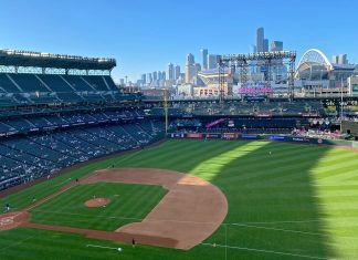 Best Food at T-Mobile Park in Seattle According to a Local
