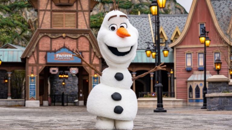 Video of ‘Frozen’ Olaf Robot Collapsing at Disneyland Paris Goes Viral