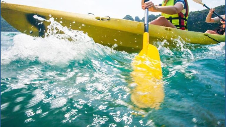 Chelan County deputies rescue kayaker in distress on Roses Lake
