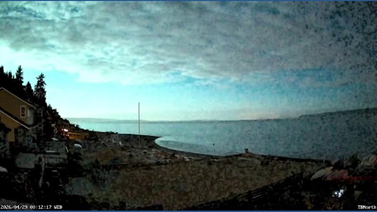 Fireball lights up northwest sky in Camano Island skycam video