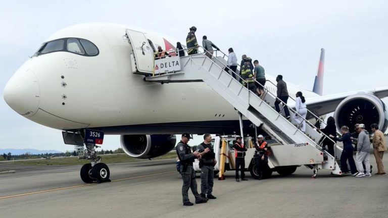 Delta flight diverted to SEA Airport due to suspicious package