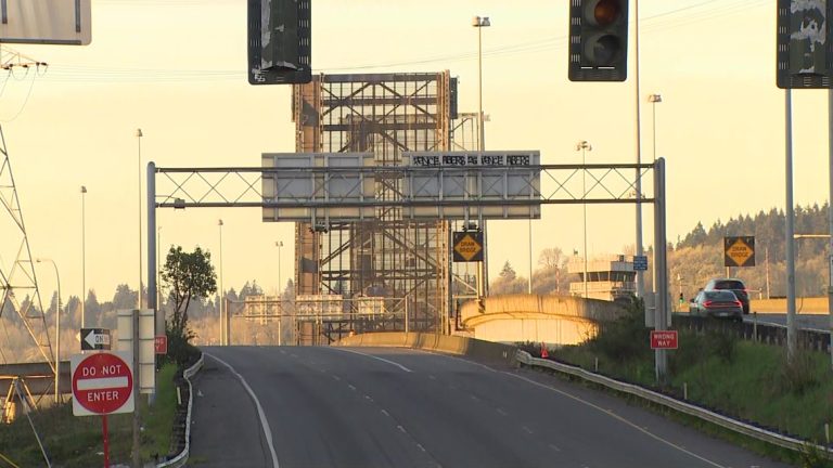 First Avenue South Bridge reopens after being stuck open nearly 4 hours early Wednesday