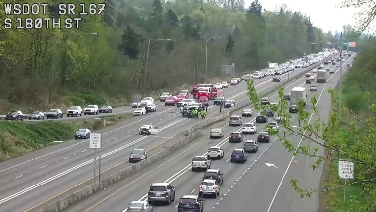 Hit-and-run driver at large after five-car crash blocks SR 167 in Kent