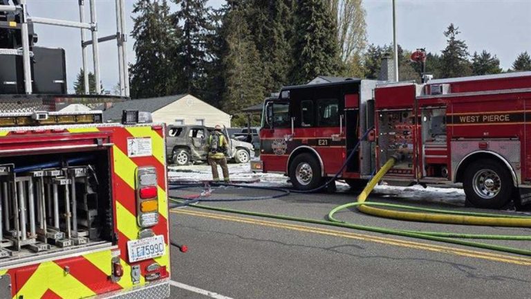 5 taken to the hospital after fiery crash in Lakewood