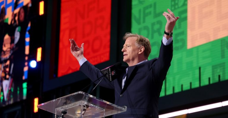 How many picks does each team have in the 2026 NFL Draft?